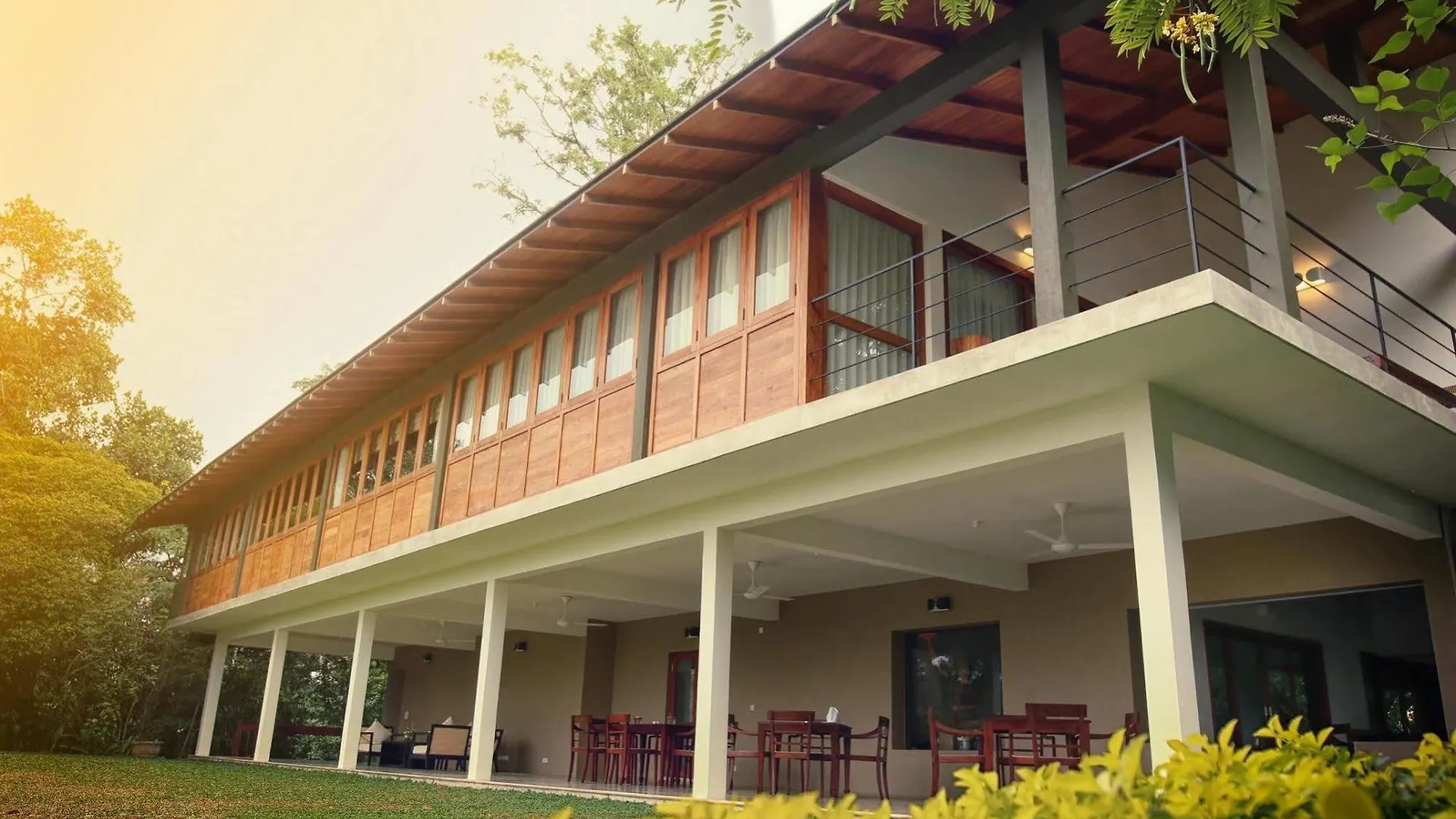 Kings Pavilion Luxury Hotel - Level 1 Certified Kandy 5*,