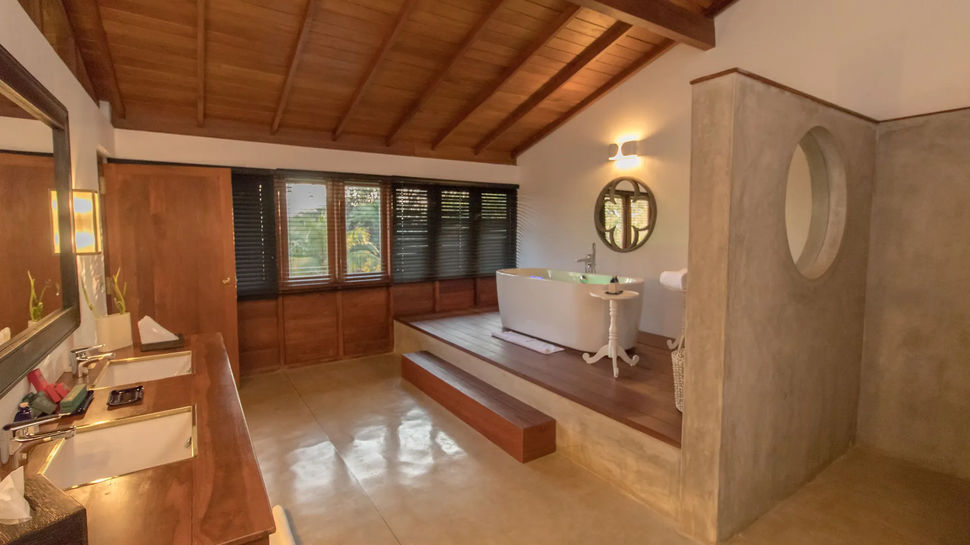 Kings Pavilion Luxury Hotel - Level 1 Certified Kandy 5*,